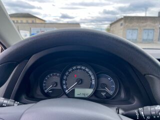 Toyota Auris 1.6 R4 97кВ