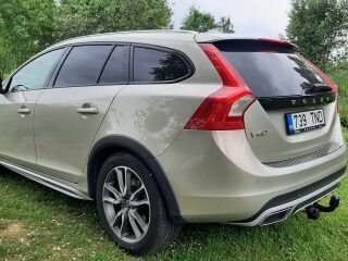 Volvo V60 Cross Country 2.4 140кВ
