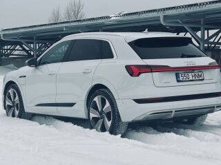 Audi e-tron 55 quatrro S-line 300kW 158kW