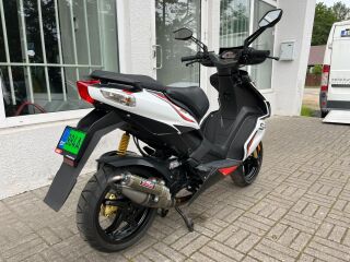 Aprilia SR 50 R 6кВ