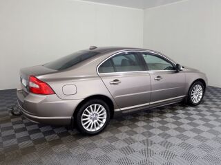 Volvo S80 Summum 2.4 D5 136kW