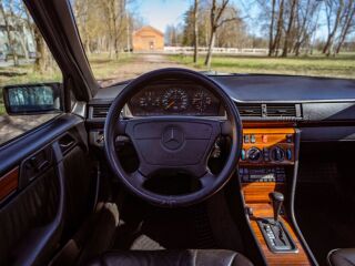 Mercedes-Benz E 320 3.2 R6 LPG 162kW