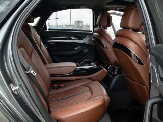 Audi S8 Plus 4.0 523кВ