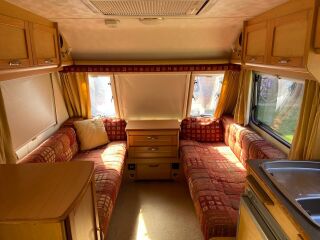 Elddis Avante 556