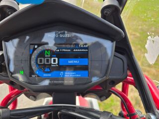 Moto Guzzi V85TT Premium V2 59kW