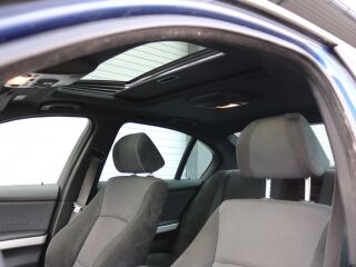 BMW 330 M-pakett 3.0 220kW