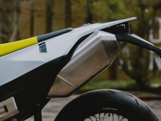 Husqvarna 701 Supermoto 1 silinder 4 takti 58kW