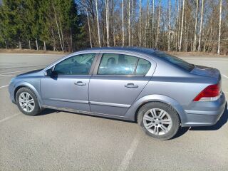 Opel Astra 1.6 85кВ