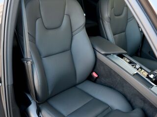 Volvo XC60 AWD H&K ULTIMATE BRIGHT XENIUM INTELLI MY25 2.0 T6 Plug-in LONG RANGE 293kW