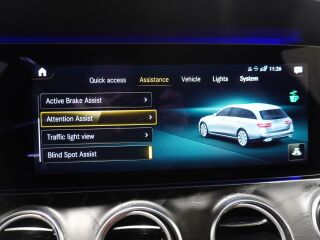 Mercedes-Benz E 220 2.0 143kW
