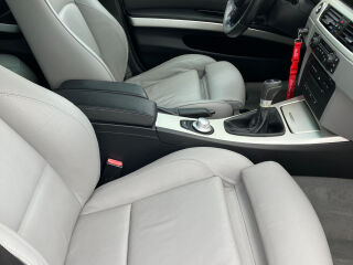 BMW 330 Xi M-Pakett 3.0 190kW