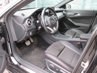 Mercedes-Benz CLA 220 220 AMG-pakett 2.1 CDI 130kW