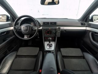Audi A4 S line 3.2 V6 188kW