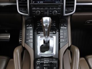 Porsche Cayenne S Diesel 4.1 V8 281kW
