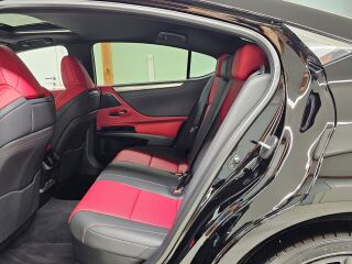 Lexus ES 300h F-Sport S Mark Levinson 2.5 131kW