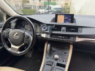 Lexus CT 200h 1.8 73кВ