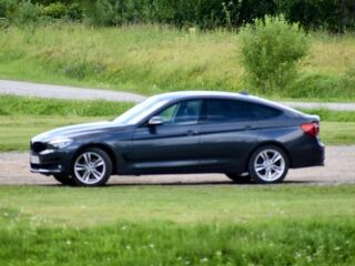BMW 330 3.0 190kW