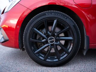 SEAT Leon Plug In Hybrid FR-Package Desire Red 150kW