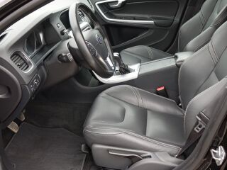Volvo V60 MOMENTUM 2.0 R4 140kW
