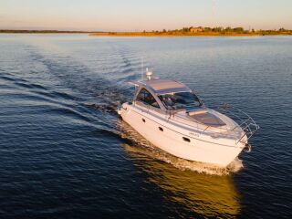 Bavaria 34HT Sport 37ft 2 x Volvo Penta D4 382кВ