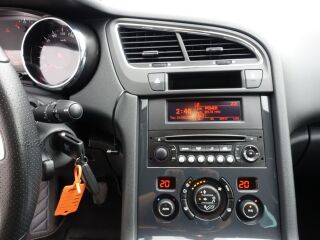 Peugeot 5008 Style Facelift 1.6 R4 HDi 84kW