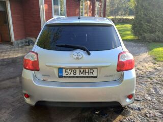 Toyota Auris 1.6 97kW