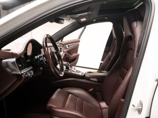 Porsche Panamera Turbo 4.0 V8 463kW