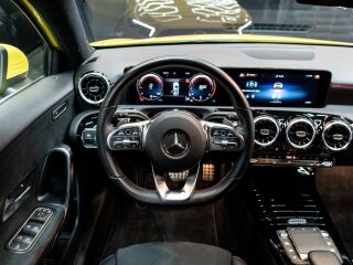 Mercedes-Benz A 180 AMG Line 1.3 100kW