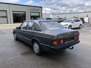 Mercedes-Benz 190 2.0 90кВ