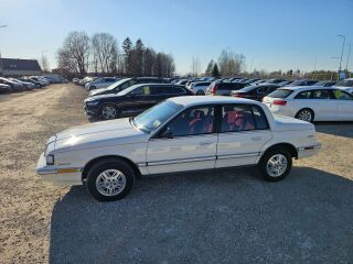 Buick Skylark Lux 3.3 119kW