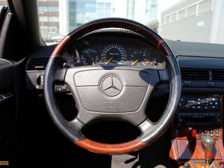 Mercedes-Benz SL 600 AMG 6.0 V12 324kW