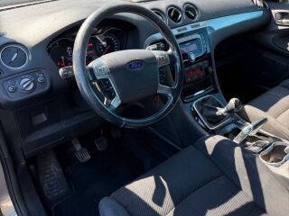 Ford S-MAX Titanium 2.2 147кВ