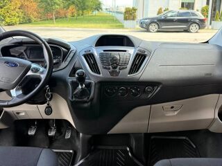 Ford Tourneo Custom Long family 2.0 125kW
