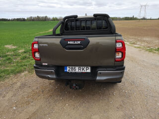 Toyota Hilux 2.8 150кВ