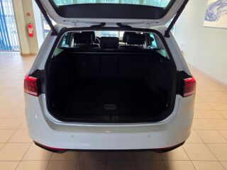 Volkswagen Passat FaceLift Variant Business 2.0 R4 TDi 147kW