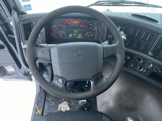 Volvo FM 410 8x4*4 308kW