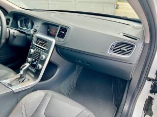Volvo V60 Cross Country AWD Summum Polar+ 2.4 D4 140kW