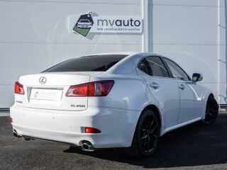 Lexus IS 250 White Pearl Facelift 2.5 153kW