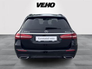 Mercedes-Benz E 300 de 4Matic AMG Night pakett 2.0 143kW
