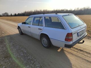 Mercedes-Benz 250 2.5 R4 66kW