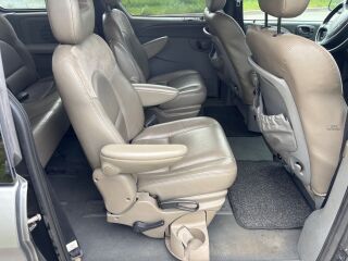 Chrysler Voyager Limited 2.8 110kW
