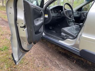 Volvo XC70 AWD D5 2.4 D5 TDi 120kW