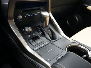 Lexus NX 300h Executive 2.5 114kW