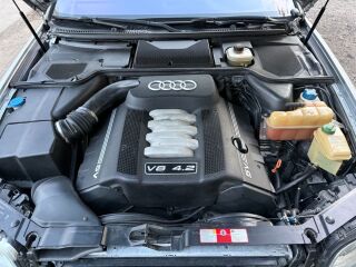 Audi A8 D2 Facelift 4.2 V8 228kW