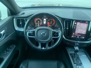Volvo XC60 AWD R-design 2.0 140kW
