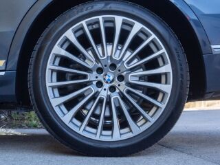 BMW X7 Individual XDrive30D Design Pure Excellence 3.0 195kW