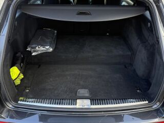 Mercedes-Benz E 300 AMG 4 MATIC NIGHT PACKET 2.0 143кВ