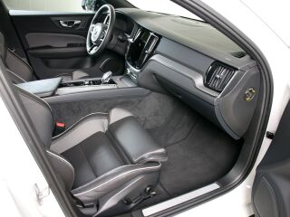 Volvo S60 AWD ULTIMATE DARK INTELLI SAFE PRO MY24 2.0 B5 KERS Mild Hybrid 184kW