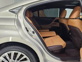 Lexus ES 300h Luxury Line Mark Levinson 2.5 131kW
