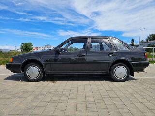 Volvo 440 GL 1.7 64kW